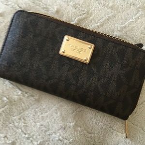 Michael Kors wallet